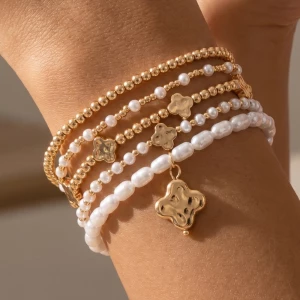 Clover Charm Pearl Stretch Bracelet Set