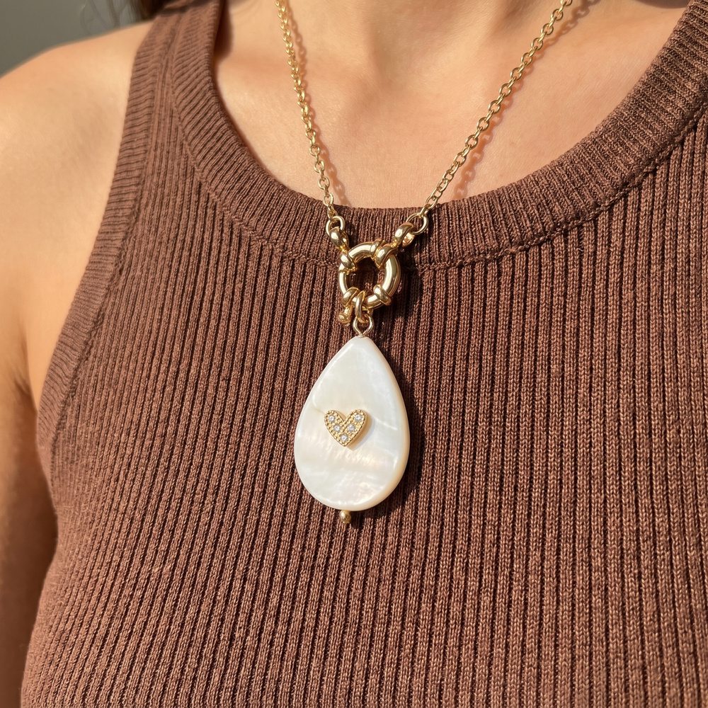 Shell Teardrop Pendant Necklace With Cz Heart