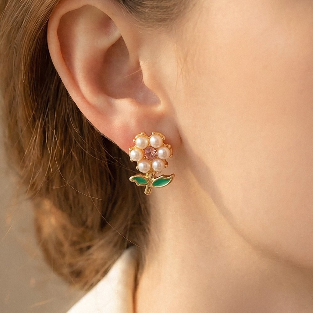 Pearl Crystal Flower Stud Earrings