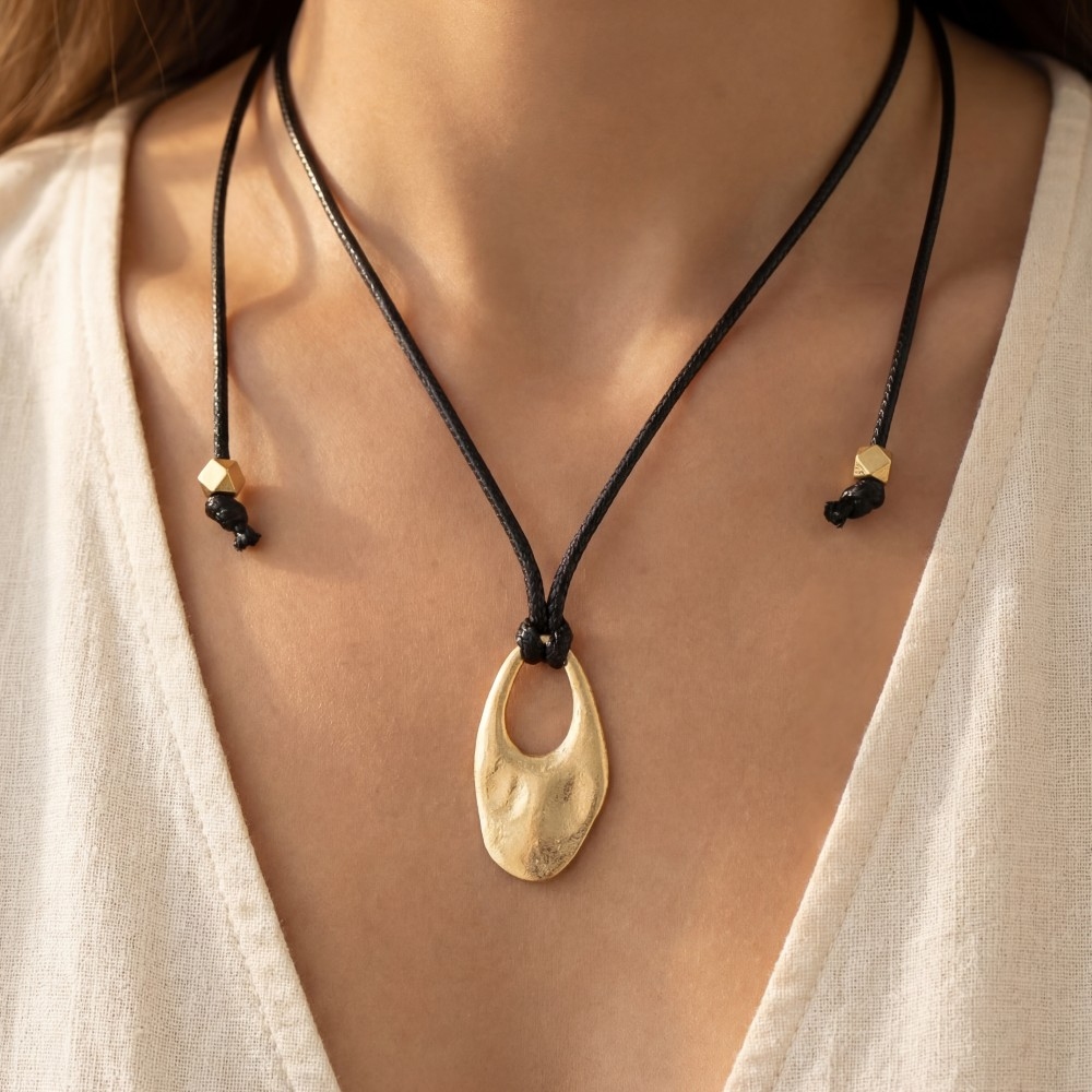 Adjustable Cord Ornate Oval Pendant Necklace