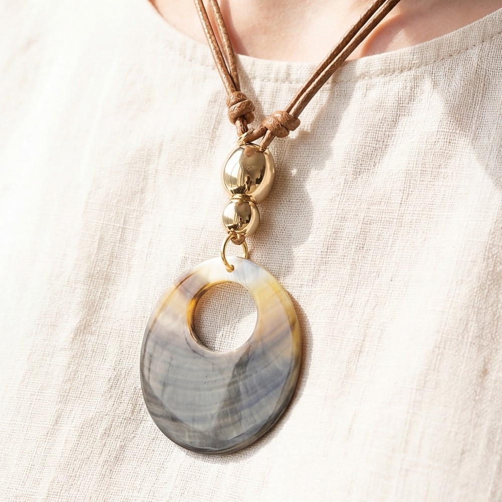 Large Sea Shell Oval Hoop Pendant Layered Cord Necklace