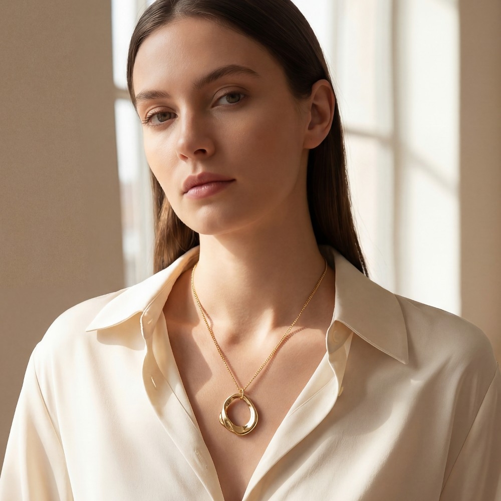 Oval Cutout Pendant Dainty Chain Necklace