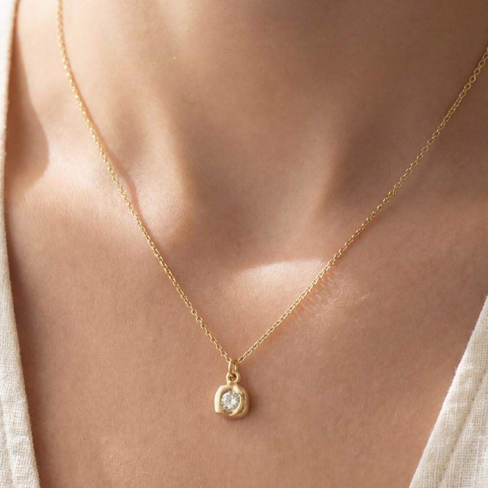 Molten Cz Round Pendant Necklace