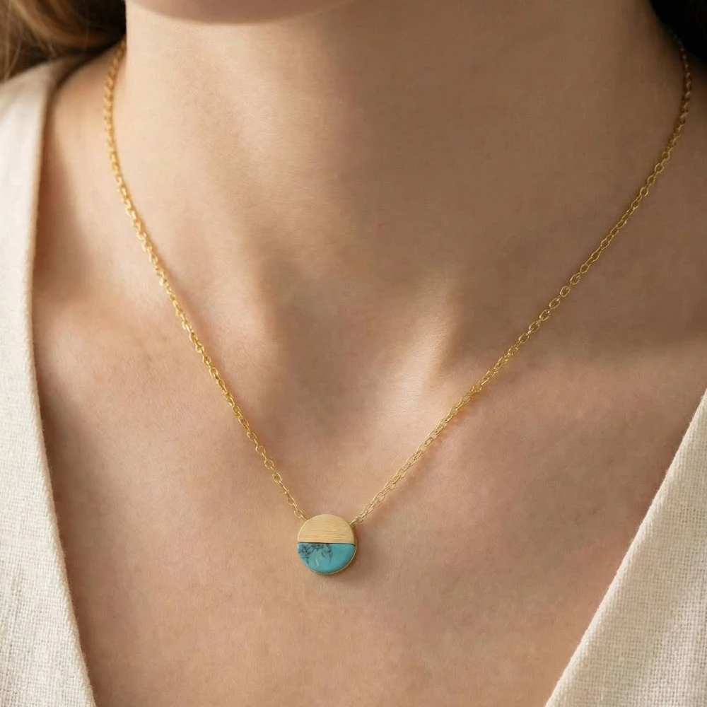 Round Half Stone Pendant Necklace