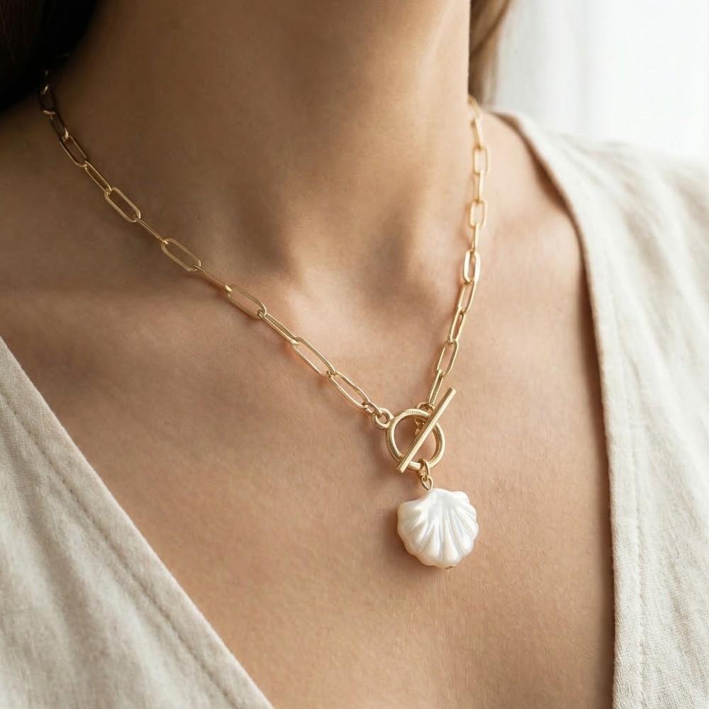 Toggle Chain Seashell Pendant Necklace