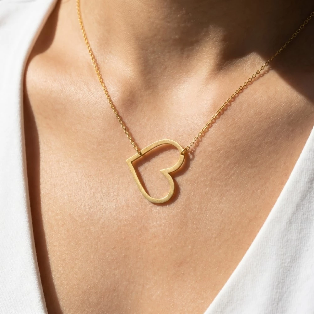 Heart Cutout Pendant Necklace