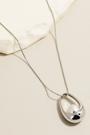 Metallic Basket Pearl Pendant Necklace