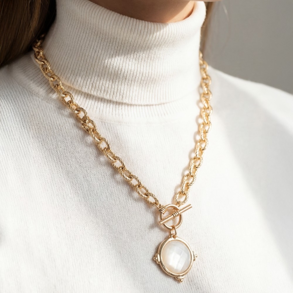 Faceted Round Pendant Toggle Chain Necklace