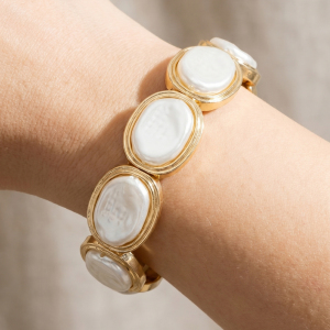 Oval Pearl Resin Station Stretch Bracelet