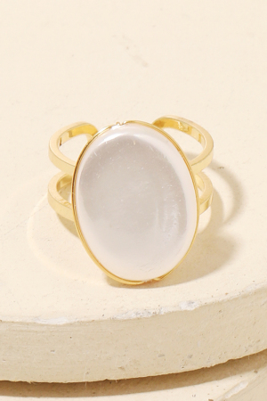 Oval Pearl Ring