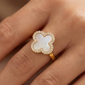 Cz Pavé Mother-Of-Pearl Clover Ring