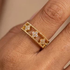 Beaded Edge Cz Clover Station Band Ring