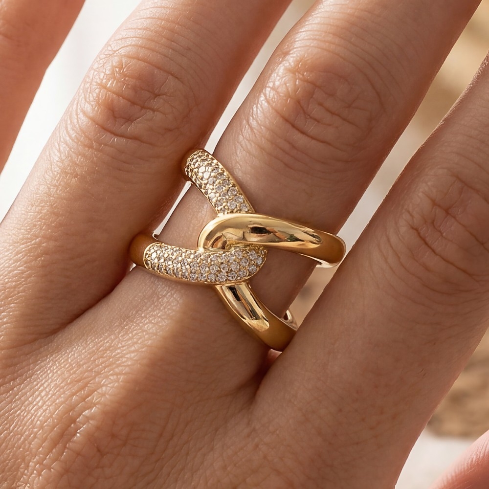 Pave Metallic Loop Link Ring
