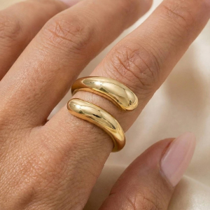 Minimalist Metallic Wrap Twist Ring