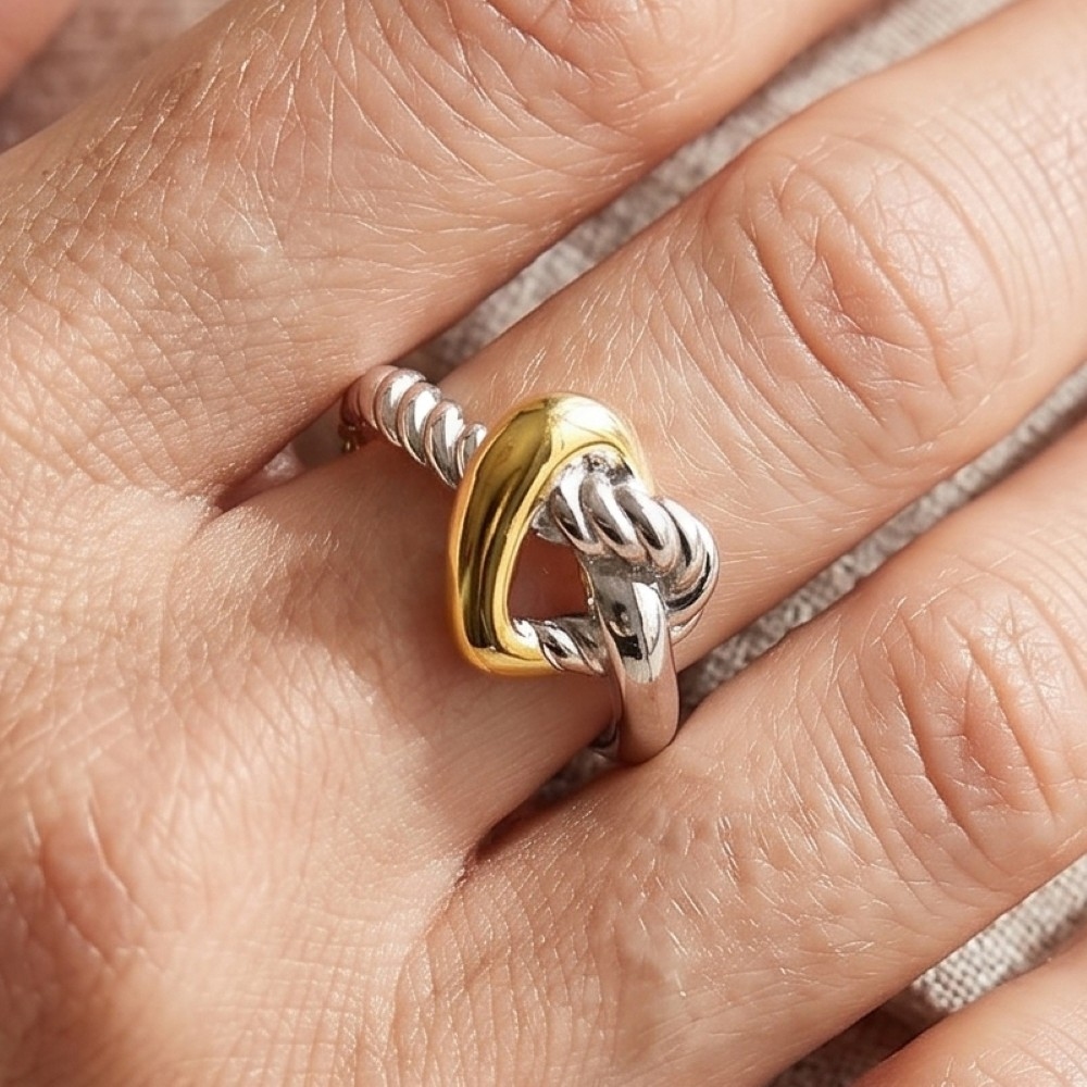 Two-Tone Twisted Knot Ring