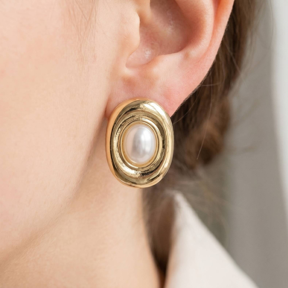 Concentric Oval Pearl Center Stud Earrings