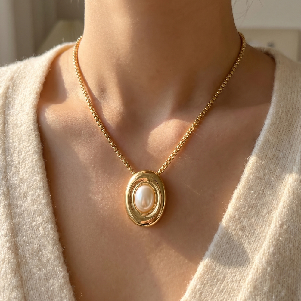 Oval Ripple Pearl Pendant Box Chain Necklace